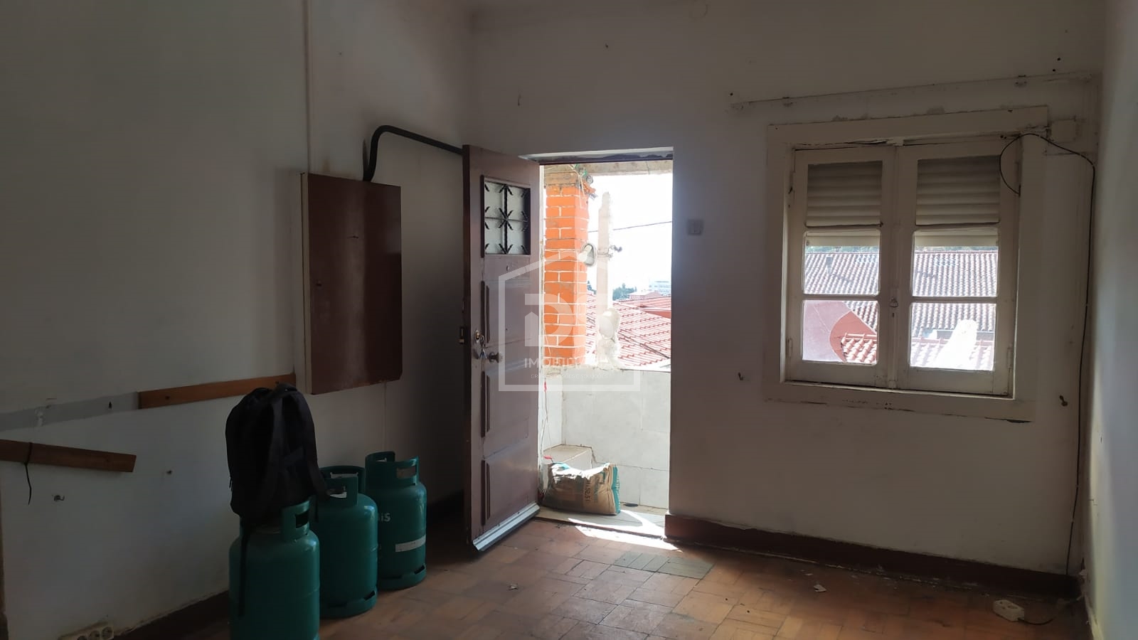 Apartamento T2 com terraço junto á UBI